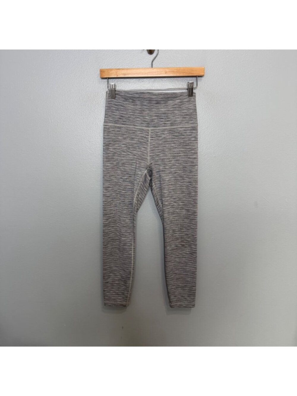 ATHLETA transcend textured 7/8 leggings in stratus gray nova size M - Picture 2 of 8